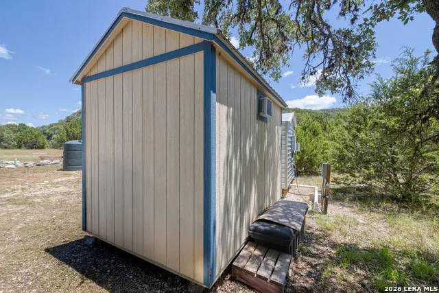 124 FAHRIG RD Leakey, TX 78873