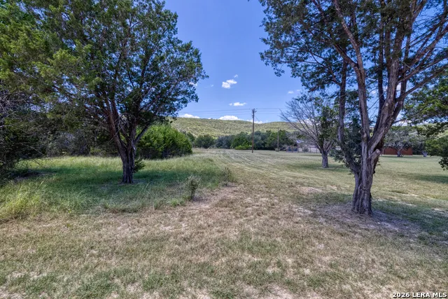 124 FAHRIG RD Leakey, TX 78873