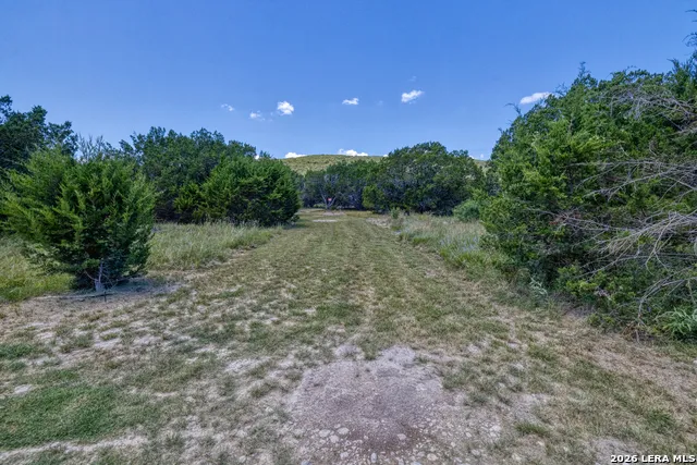124 FAHRIG RD Leakey, TX 78873