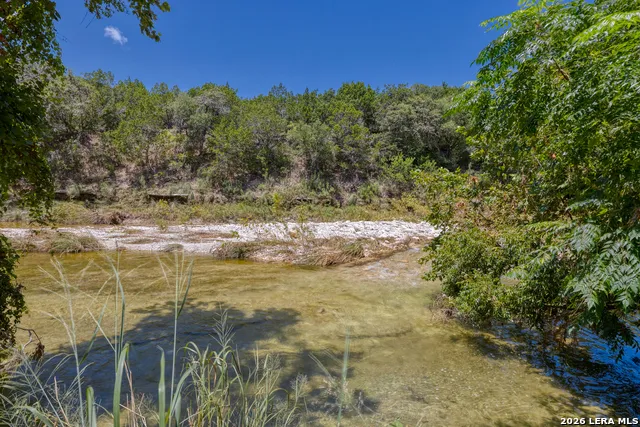 124 FAHRIG RD Leakey, TX 78873