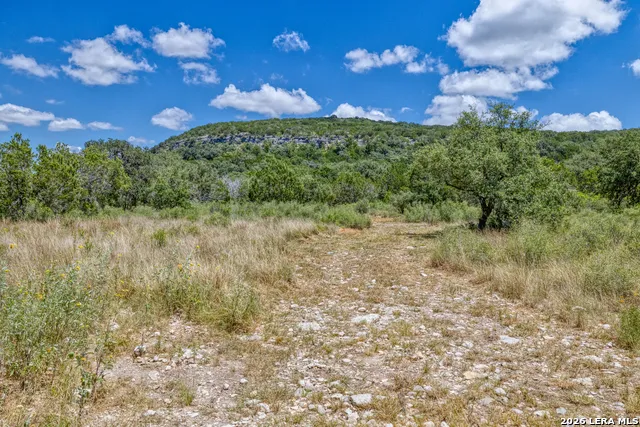 124 FAHRIG RD Leakey, TX 78873