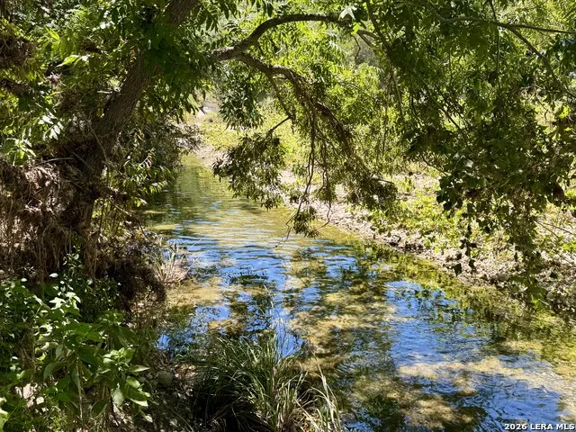 124 FAHRIG RD Leakey, TX 78873