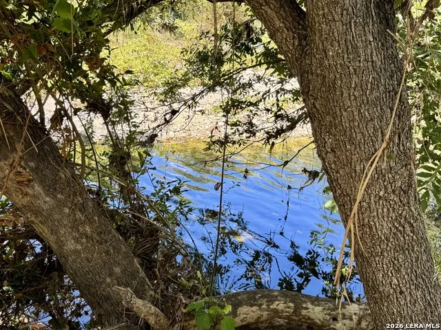 124 FAHRIG RD Leakey, TX 78873