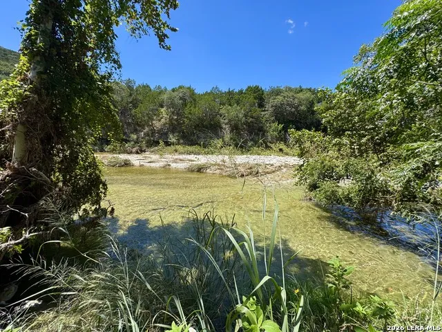 124 FAHRIG RD Leakey, TX 78873