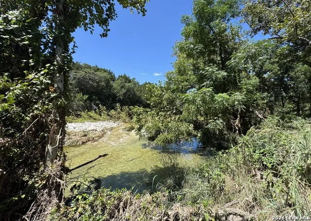 124 FAHRIG RD Leakey, TX 78873