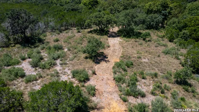 124 FAHRIG RD Leakey, TX 78873
