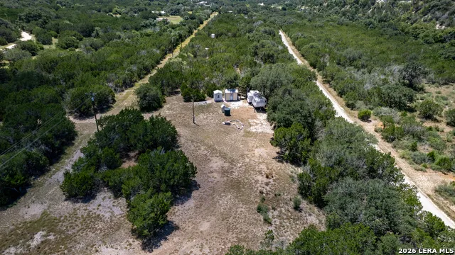 124 FAHRIG RD Leakey, TX 78873