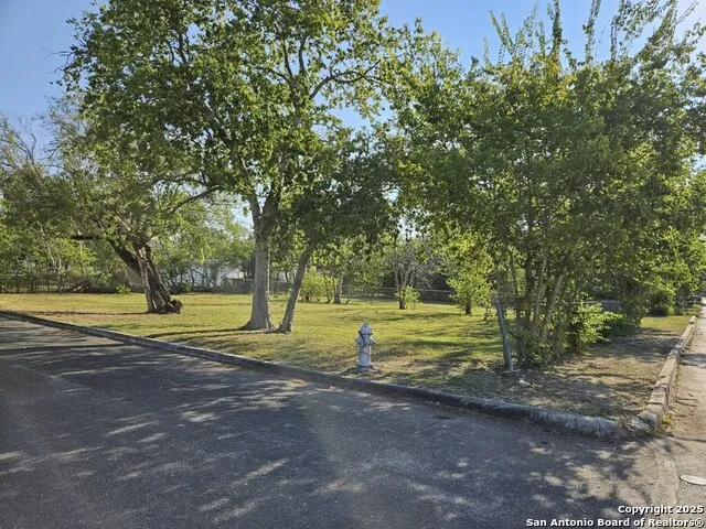 546 Seay Seguin, TX 78155