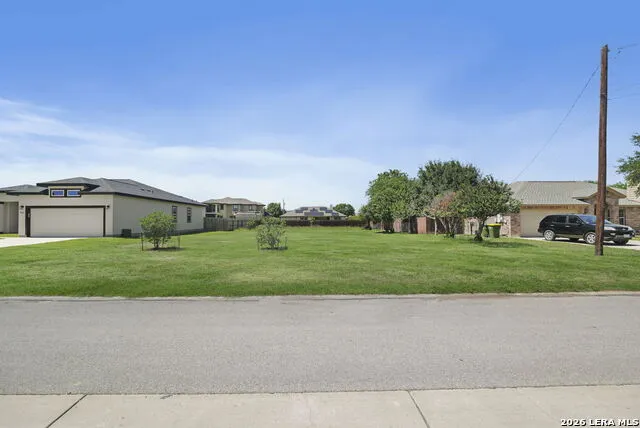 8497 VENTURA BLVD Selma, TX 78154