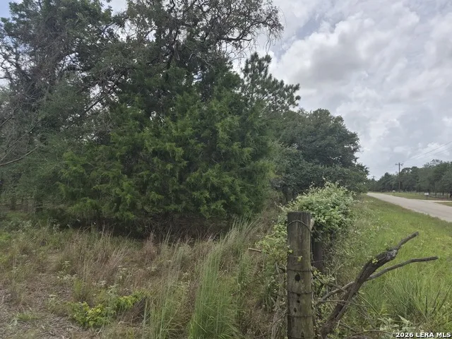 109 LONGHORN RD Stockdale, TX 78160
