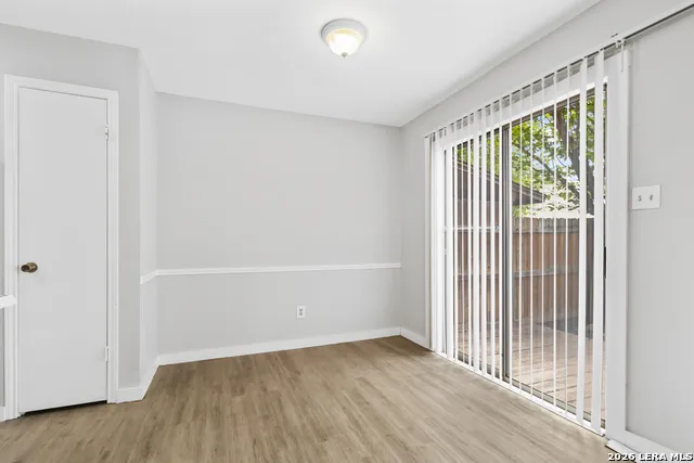 6710 WINDSOR HOLW San Antonio, TX 78239