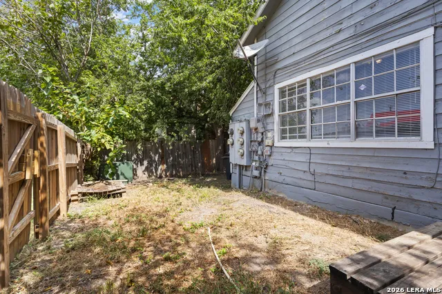 6710 WINDSOR HOLW San Antonio, TX 78239