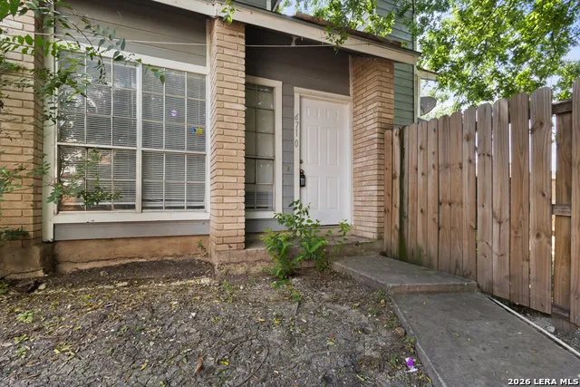 6710 WINDSOR HOLW San Antonio, TX 78239