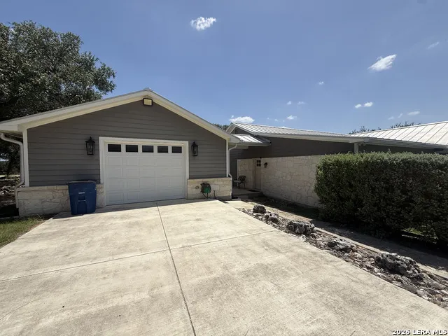 4130 SUMMIT DR New Braunfels, TX 78132