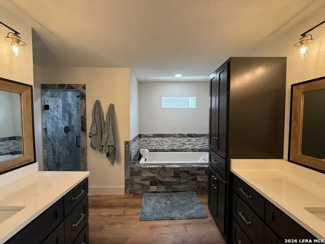 4130 SUMMIT DR New Braunfels, TX 78132