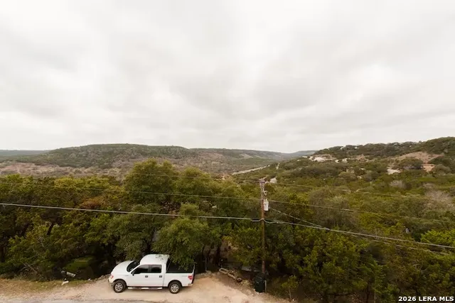 1435 Trail Pass Canyon Lake, TX 78133