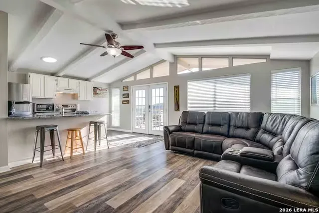 1435 Trail Pass Canyon Lake, TX 78133