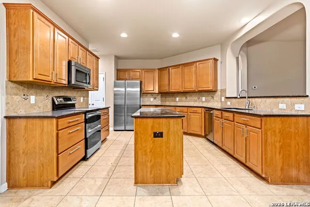 809 Laserra Cibolo, TX 78108