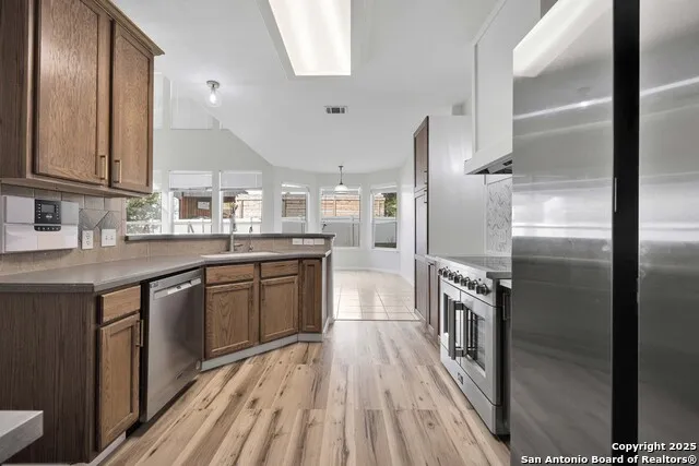 136 Brook Shire Cibolo, TX 78108