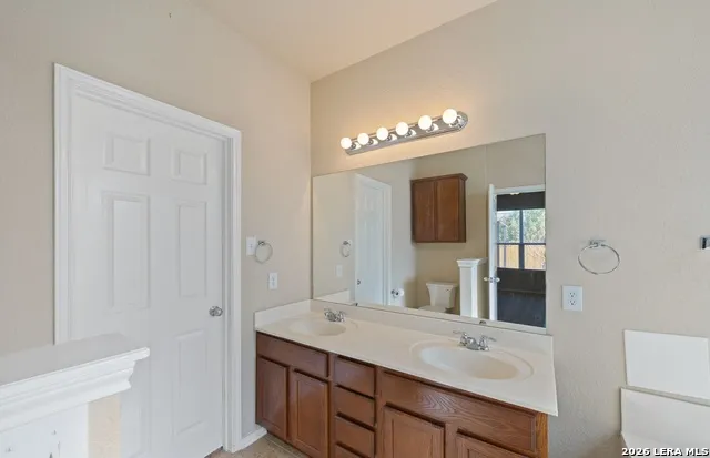 2725 Sterling Way Schertz, TX 78108