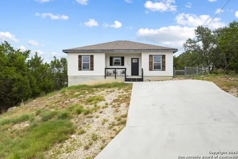 924 SCENIC HILLS DR