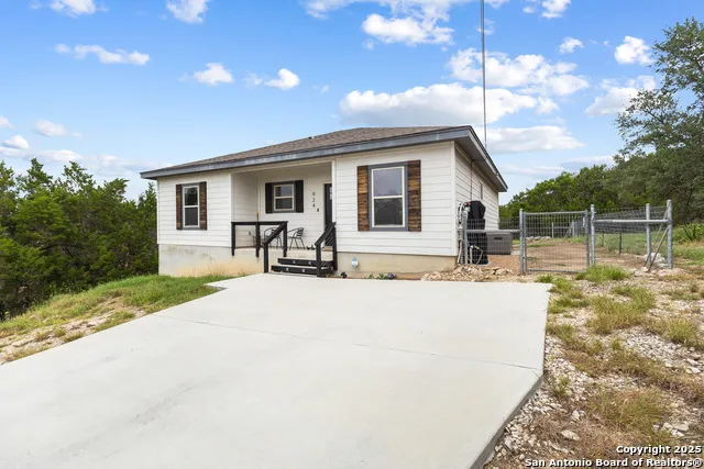 924 SCENIC HILLS DR Canyon Lake, TX 78133