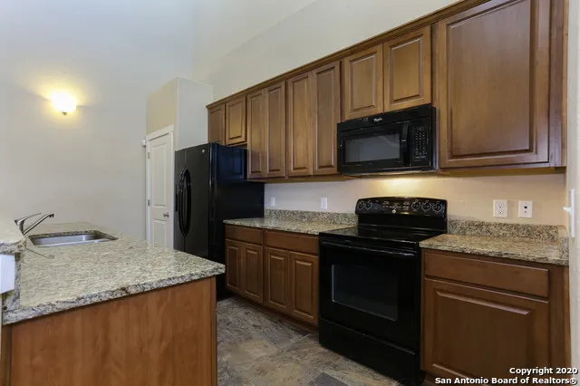 213 Circle Ct Pleasanton, TX 78064