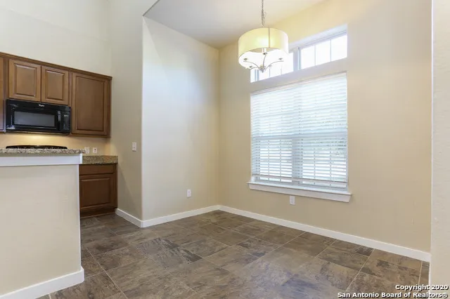 213 Circle Ct Pleasanton, TX 78064