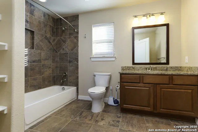 213 Circle Ct Pleasanton, TX 78064