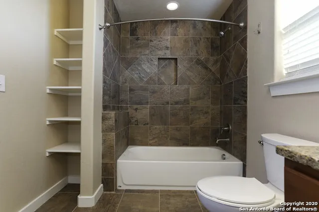 213 Circle Ct Pleasanton, TX 78064
