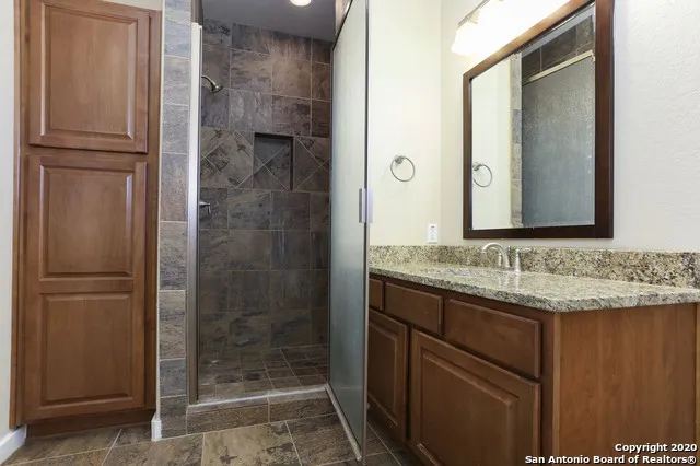 213 Circle Ct Pleasanton, TX 78064