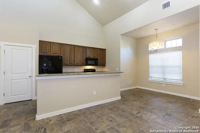 213 Circle Ct Pleasanton, TX 78064
