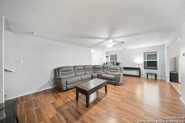 9227 Silver Vis San Antonio, TX 78254