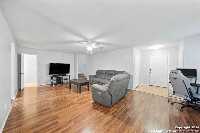 9227 Silver Vis San Antonio, TX 78254