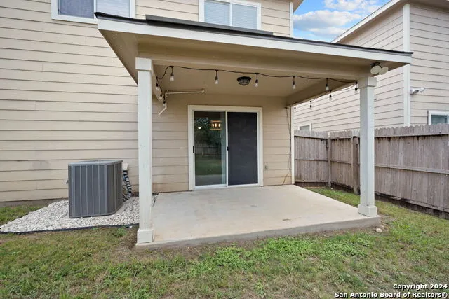9227 Silver Vis San Antonio, TX 78254