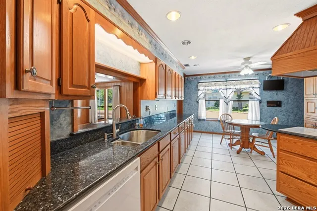901 Gentilz Castroville, TX 78009