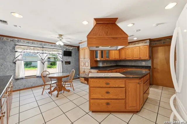 901 Gentilz Castroville, TX 78009