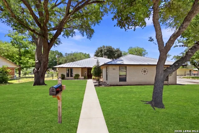 901 Gentilz Castroville, TX 78009