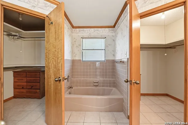 901 Gentilz Castroville, TX 78009