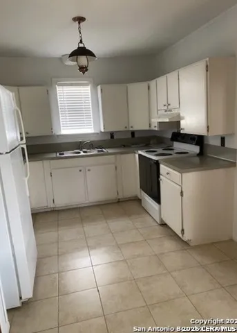 413 9TH ST Unit A Blanco, TX 78606