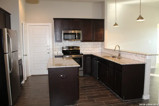 502 CREEKSIDE FRST New Braunfels, TX 78130