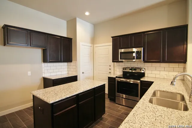 502 CREEKSIDE FRST New Braunfels, TX 78130