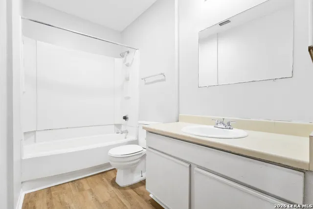 6714 WINDSOR HOLW San Antonio, TX 78239