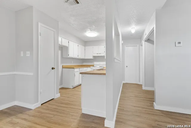 6714 WINDSOR HOLW San Antonio, TX 78239