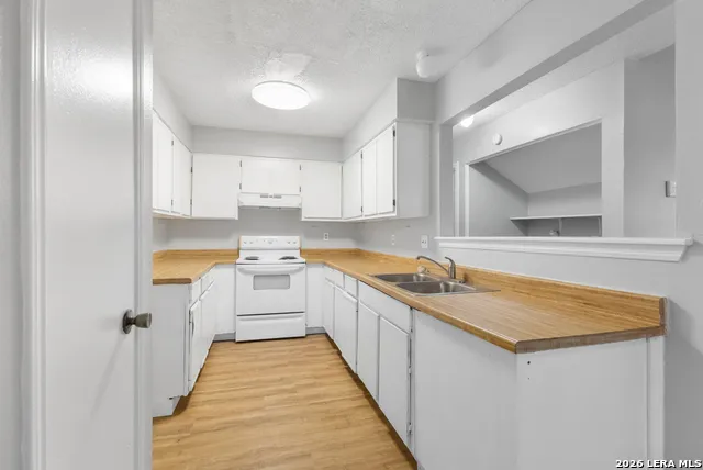 6714 WINDSOR HOLW San Antonio, TX 78239