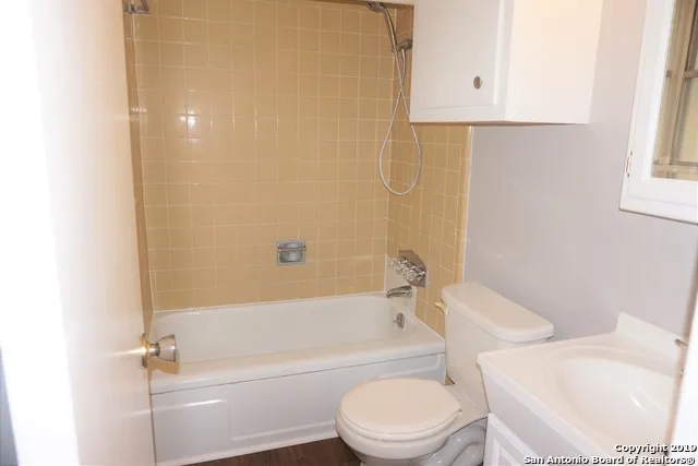 202 BRENDA DR Converse, TX 78109