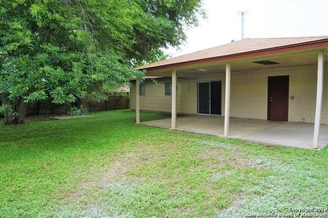 202 BRENDA DR Converse, TX 78109