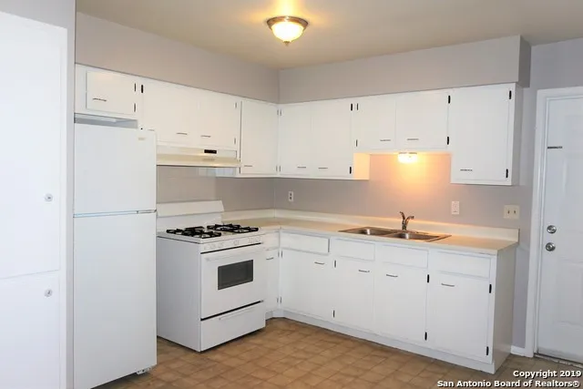 202 BRENDA DR Converse, TX 78109