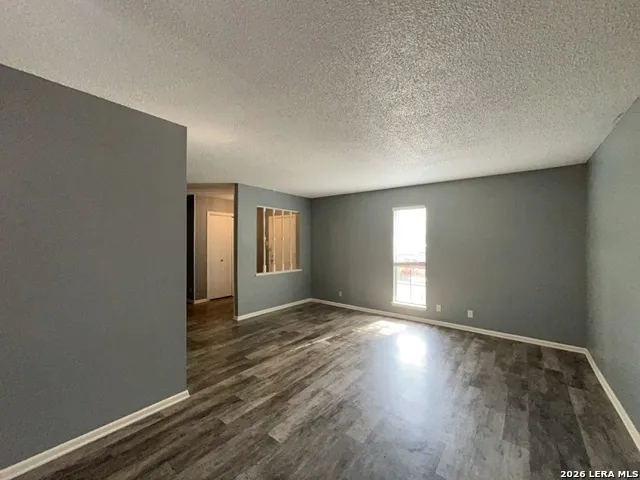 8731 Tradewind Dr Windcrest, TX 78239