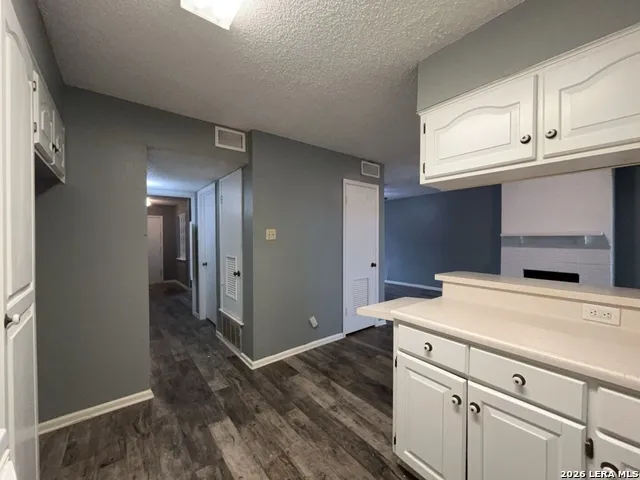 8731 Tradewind Dr Windcrest, TX 78239